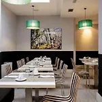 Ikonik Plaza Mercado 3*