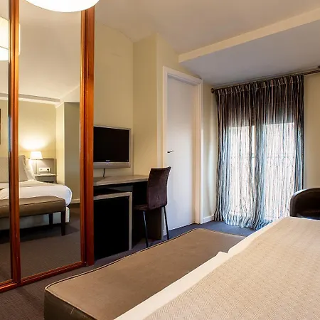 فندق Ikonik Plaza Mercado سلامنكا