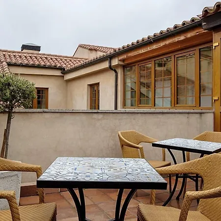 Ikonik Plaza Mercado فندق سلامنكا