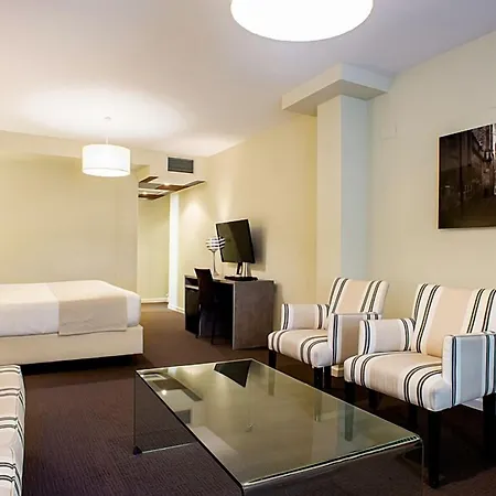 Ikonik Plaza Mercado