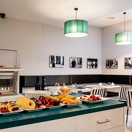 Ikonik Plaza Mercado Hotel 3*