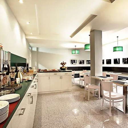 Ξενοδοχείο Ikonik Plaza Mercado 3*