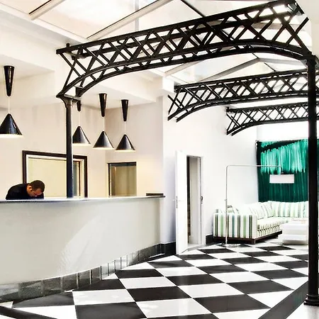 Ikonik Plaza Mercado Hotel 3*