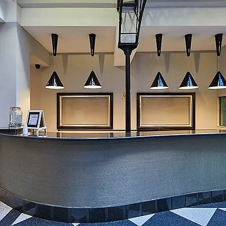 Ikonik Plaza Mercado Ξενοδοχείο 3*