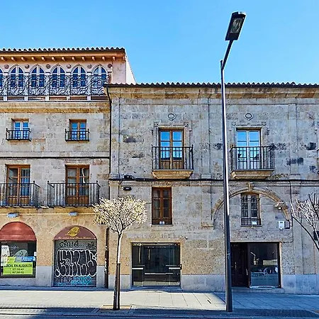 Ikonik Plaza Mercado מלון