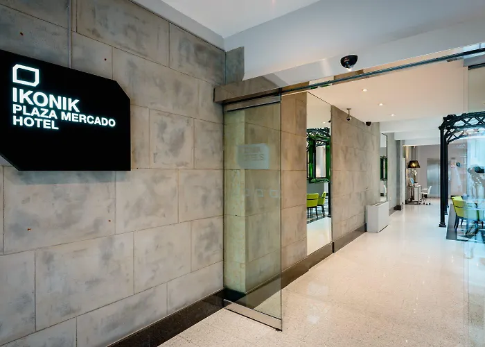 Ikonik Plaza Mercado 3*