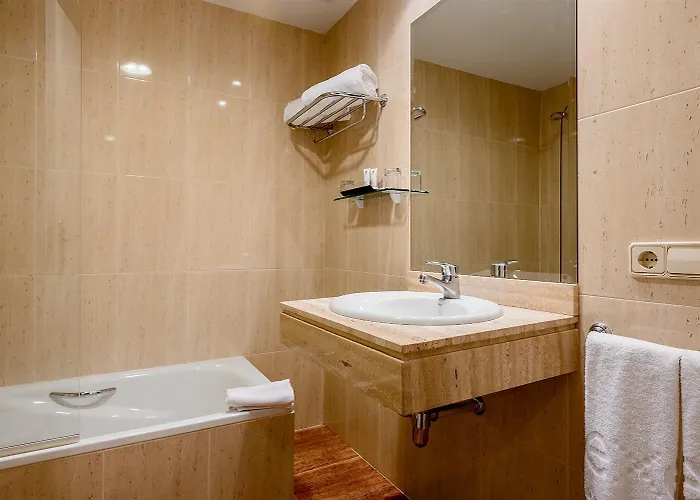 Ikonik Plaza Mercado 3* סלאמנקה