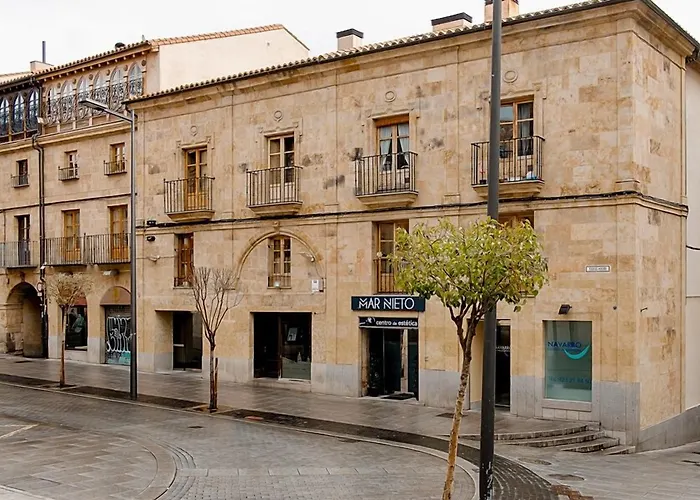 فندق Ikonik Plaza Mercado 3*