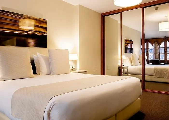 Ikonik Plaza Mercado מלון 3*