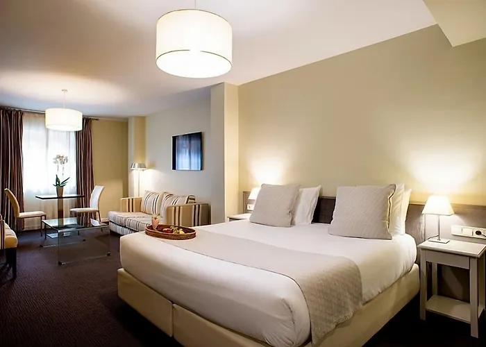 فندق Ikonik Plaza Mercado 3*