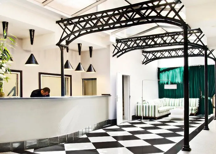 Ikonik Plaza Mercado Hotel 3*