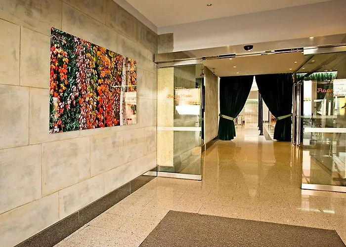 Ikonik Plaza Mercado 3*