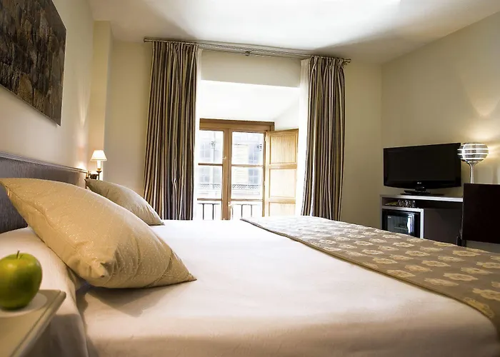 فندق Ikonik Plaza Mercado 3*