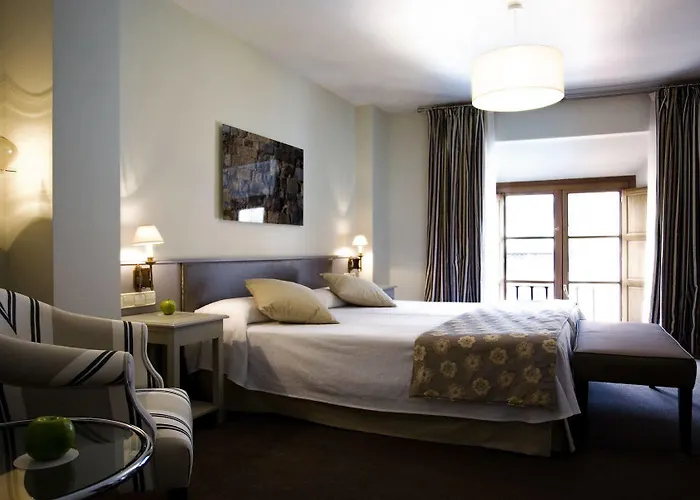 Ikonik Plaza Mercado