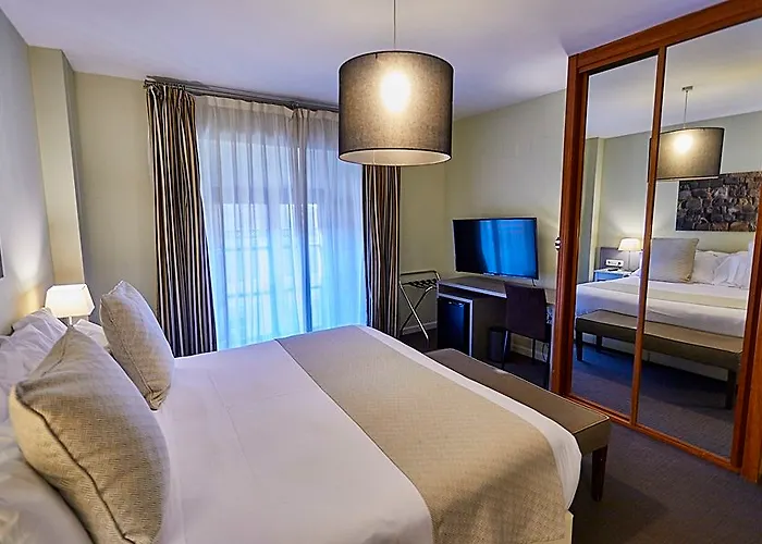 فندق Ikonik Plaza Mercado 3*