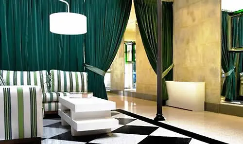 Ikonik Plaza Mercado فندق